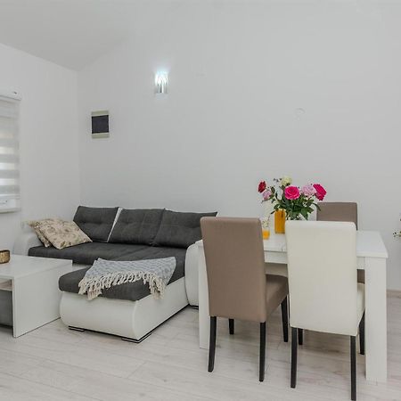 Apartments Lucica Vir Dış mekan fotoğraf