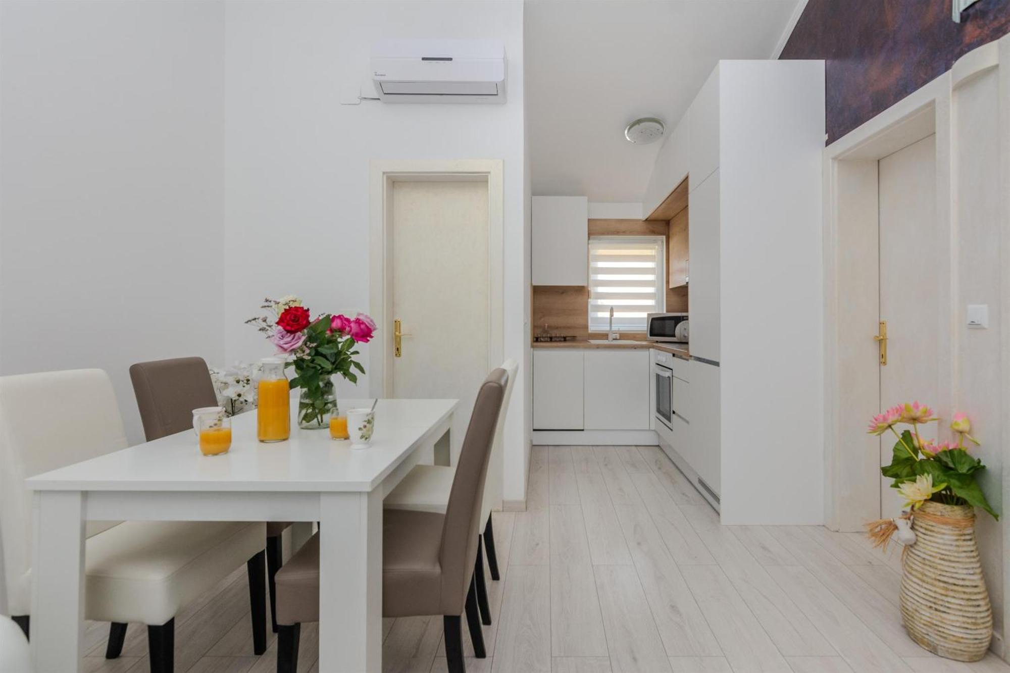 Apartments Lucica Vir Dış mekan fotoğraf