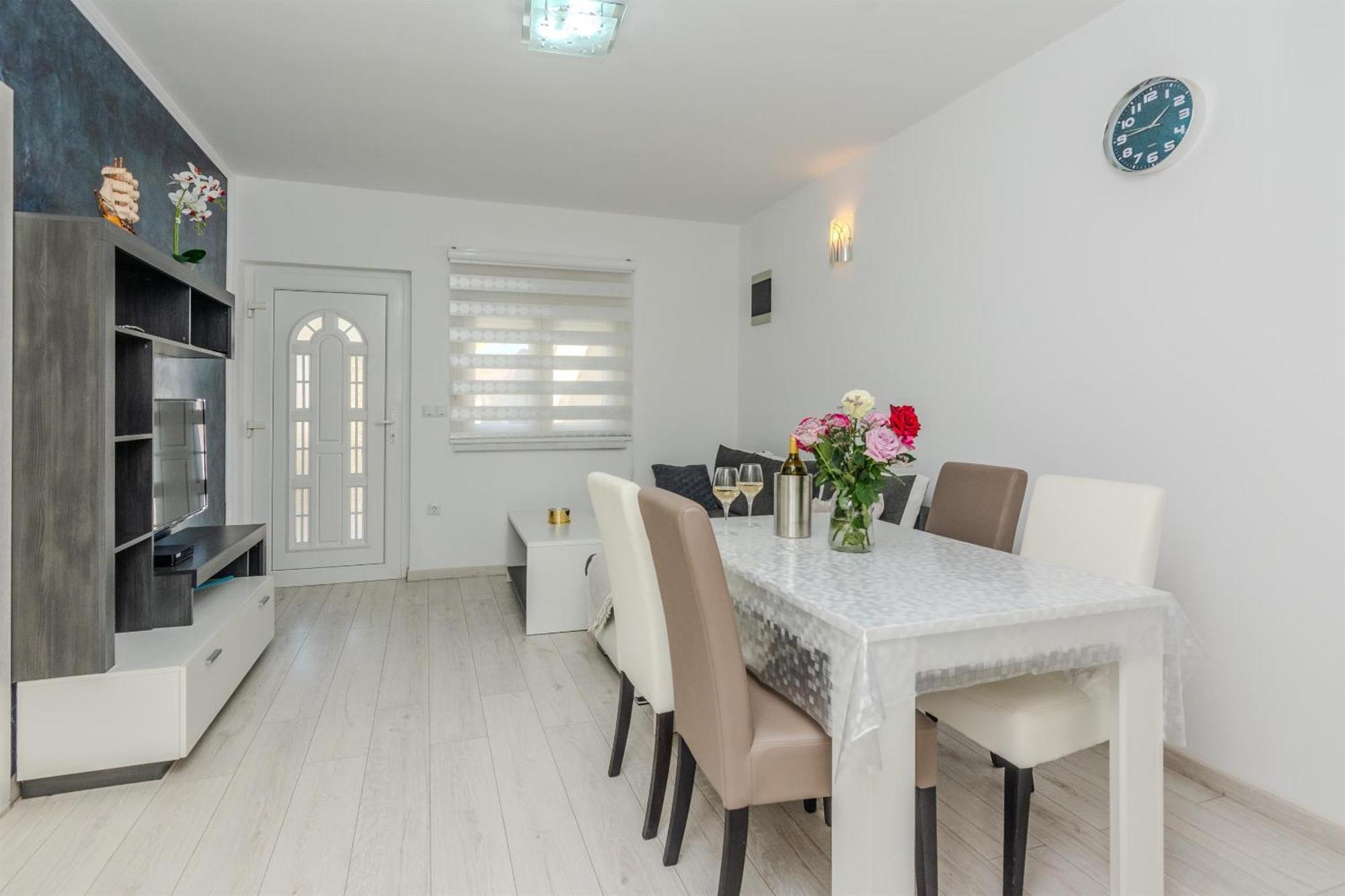 Apartments Lucica Vir Dış mekan fotoğraf